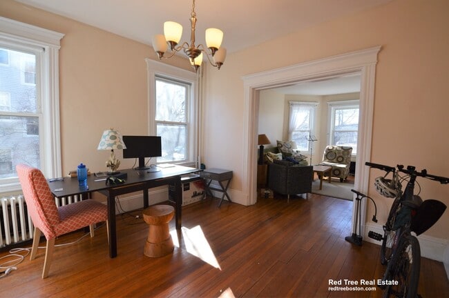 Building Photo - 98 Cypress St