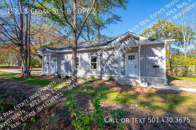 Building Photo - 1523 S Cedar St
