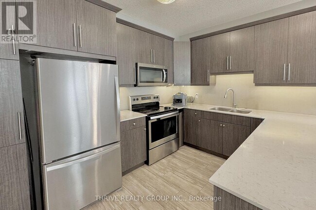 Photo du bâtiment - 2070-2070 Meadowgate Blvd