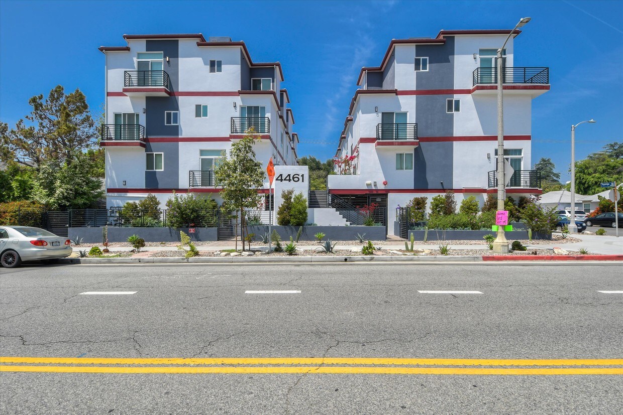 Primary Photo - 4461 Tujunga Ave