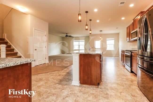 Building Photo - 432 Silent Bluff Dr