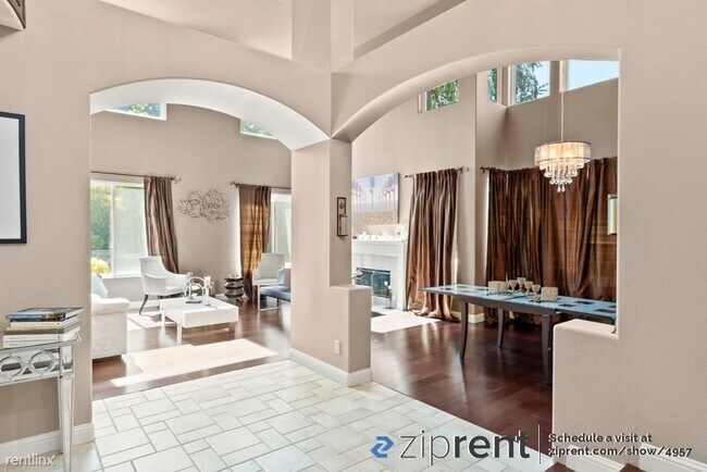 Foto del edificio - 5 br, 3.5 bath House - 8009 Regency Dr, Pl...