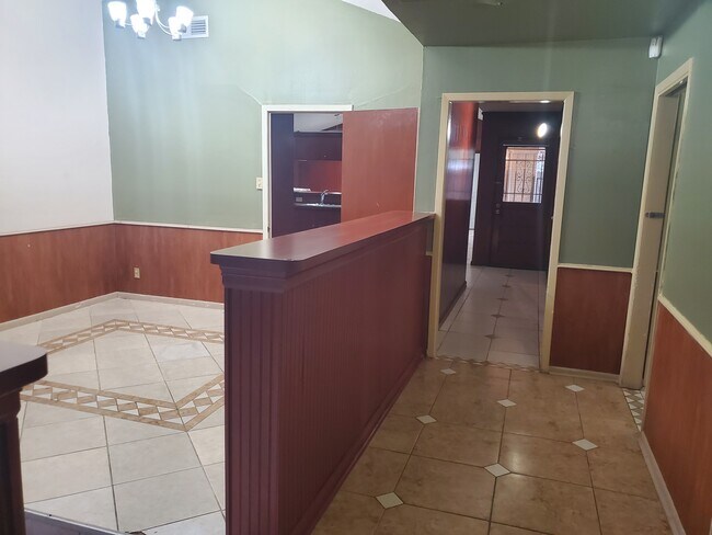 Foto del edificio - 8527 Glenaire St