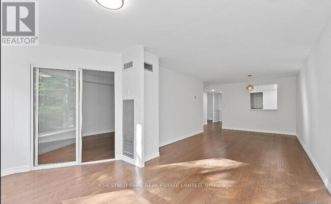 Building Photo - 225 Davenport Rd