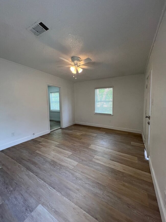 Foto del edificio - 2023 Delaware St