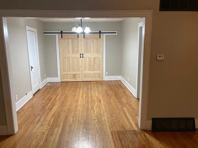 Foto del edificio - 3 bed 1 bath home for rent