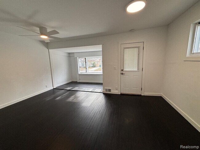 Foto del edificio - 2145 Browning St