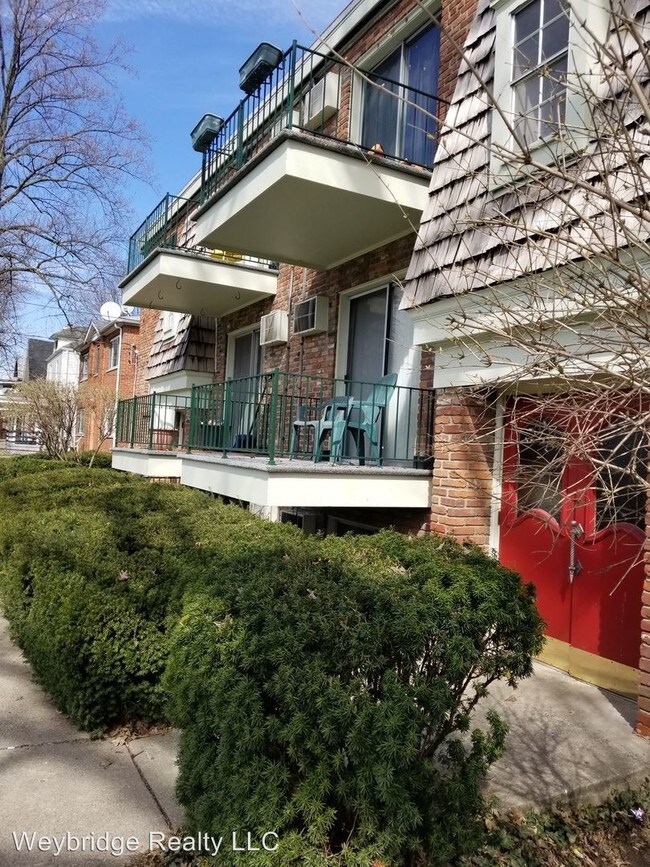 238 S Wayne Ave, Cincinnati, OH 45215 Apartment for Rent in