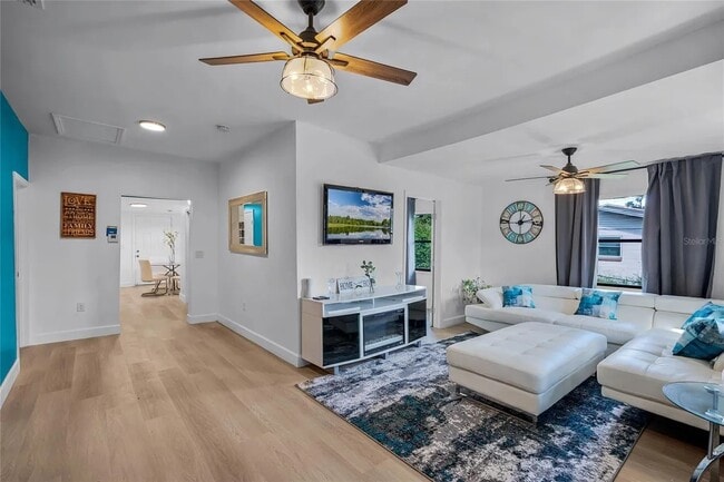 Foto del edificio - Beautifully Renovated Home for Rent – Modern Interior – $1,699/month