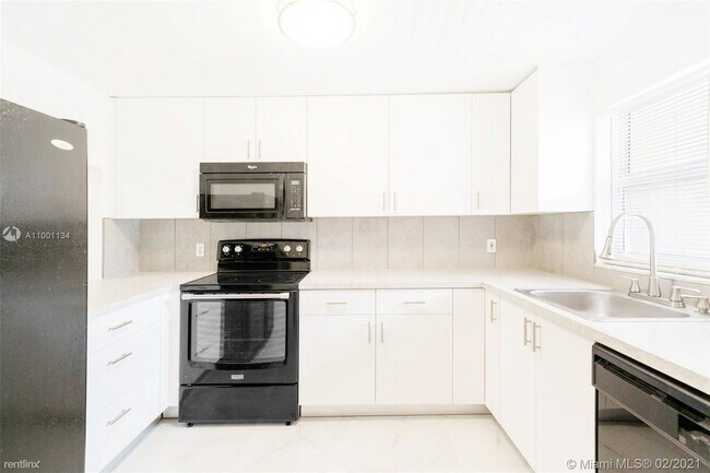 Building Photo - 2 br, 2 bath Condo - 1250 S Nob Hill Rd