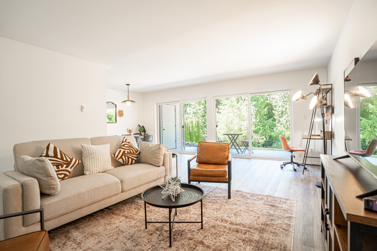 Foto principal - 321 Bellevue Way SE