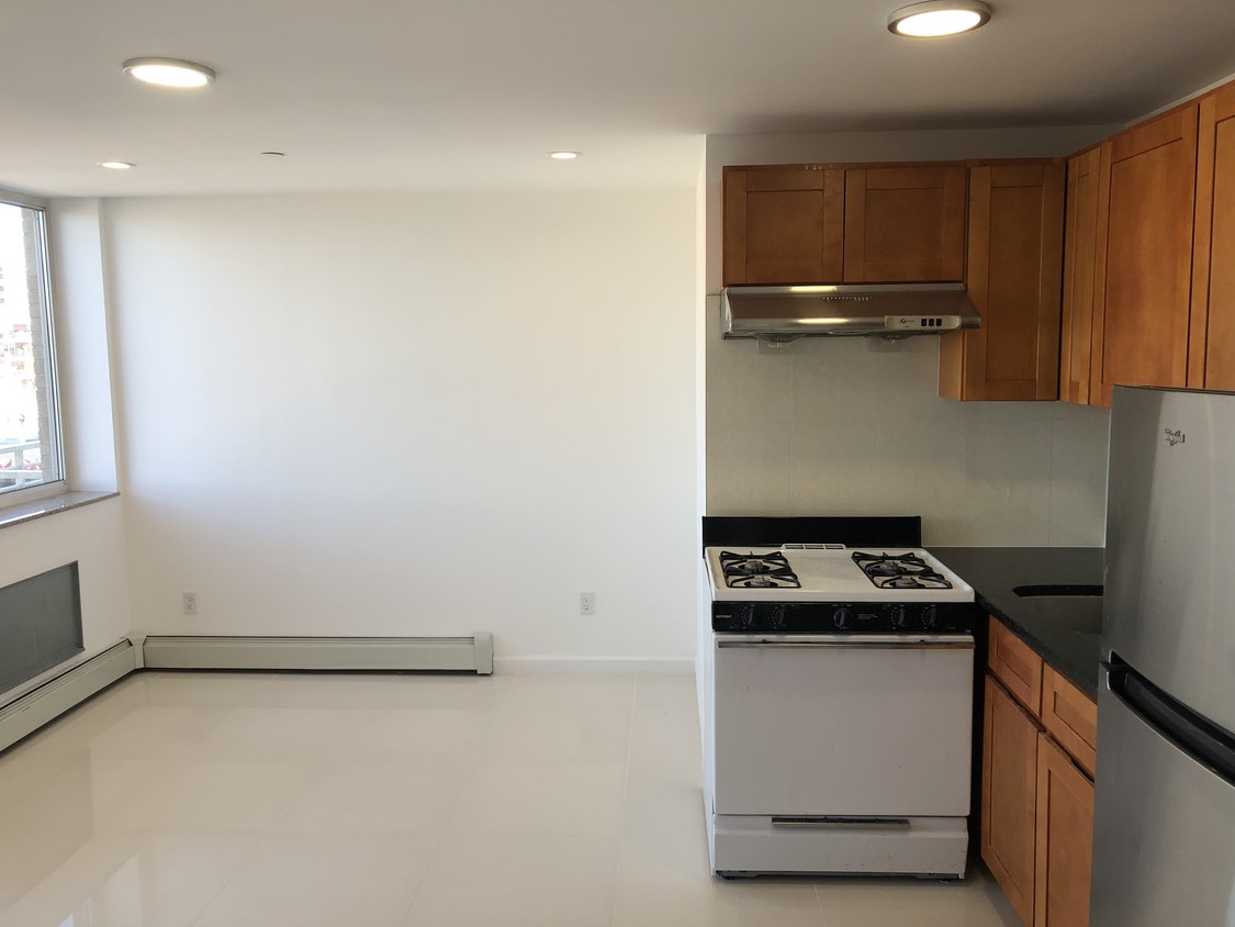 Primary Photo - 145 Kenilworth Pl