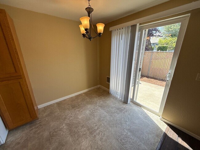 Foto del edificio - 2574 16th Ave SE