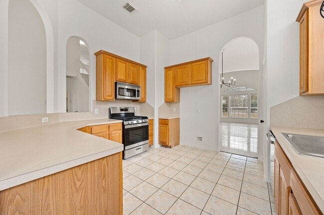 Building Photo - 910 Box Elder Dr