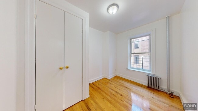 Foto del edificio - 390 Hooper St