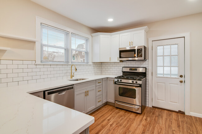 Recently renovated kitchen - 246 Spruce St
