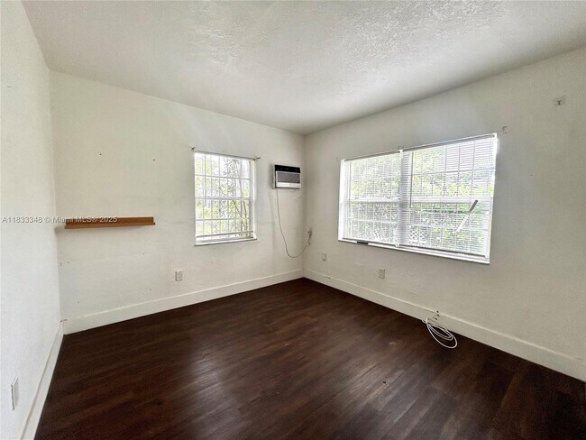 Building Photo - 601 NW 90th St