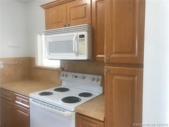 Foto del edificio - 2961 NW 8th Ct