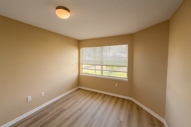 Foto del edificio - 12750 Equestrian Cir