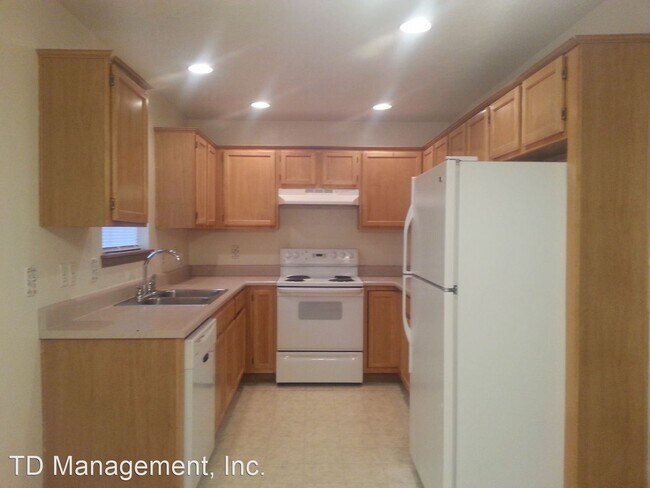Building Photo - 3 br, 2 bath House - 334 Shark Cir