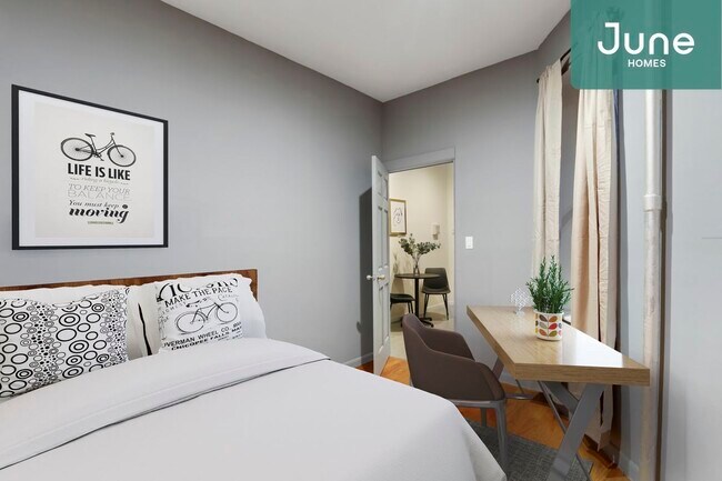 Foto del edificio - ROOM ONLY in 2-bed/1.0-bath Home