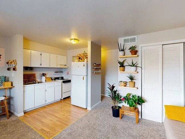 Interior Photo - One Somerset