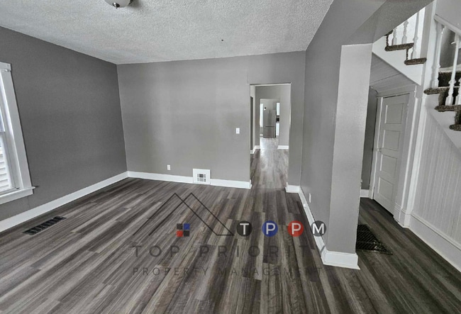 Building Photo - 3 Bedroom | 1 Bathroom Single-Family Home ...