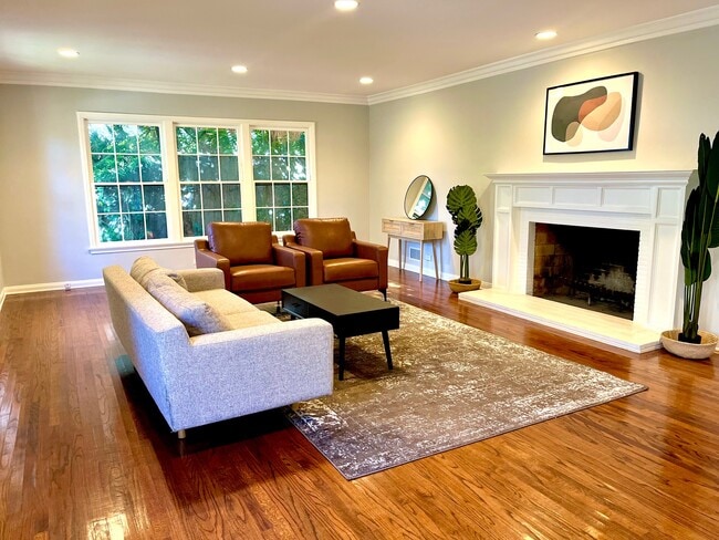 Formal Living Rm - 905 Napoli Dr