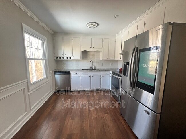 Foto del edificio - 222 Oakdale Ave