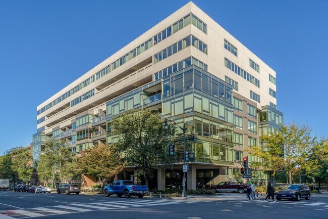 Foto del edificio - 2501 M St NW