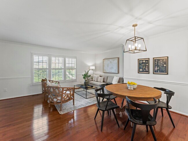 Foto del edificio - 8638 Dellway Ln