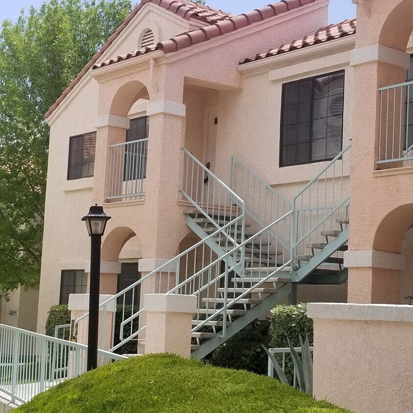 4831 S Torrey Pines Dr, Las Vegas, NV 89103