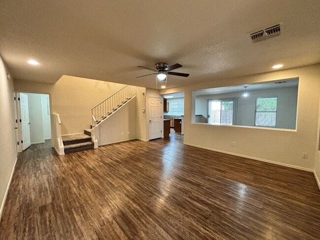 Building Photo - 1051 W Sea Lion Dr
