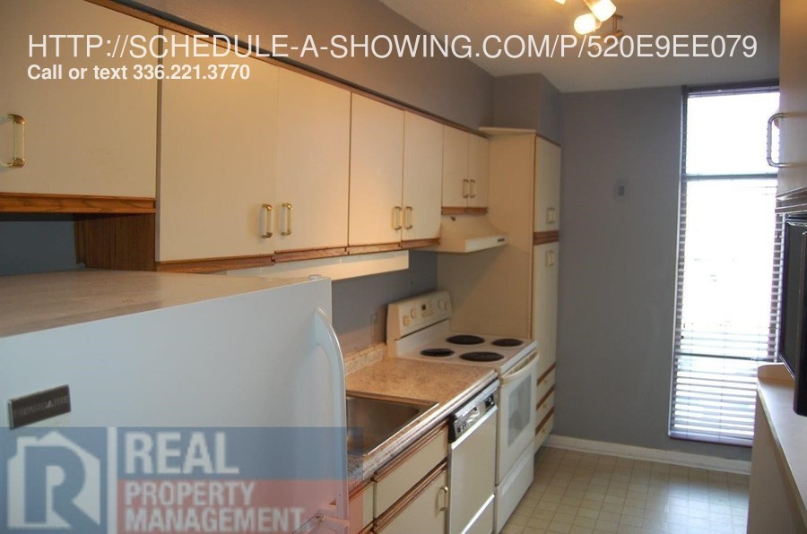Foto principal - 1101 N Elm St