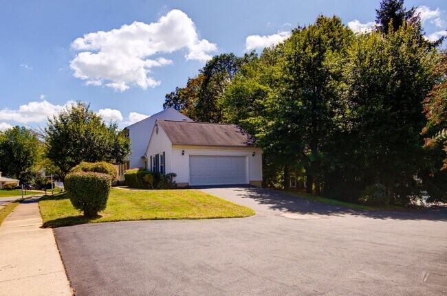 Foto del edificio - 3 Bedroom 2.5 Bath SFH in Fairfax for Rent!