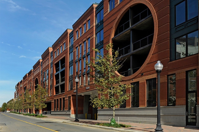 Zoso Flats is truly in the heart of Clarendon-Courthouse - Zoso Flats