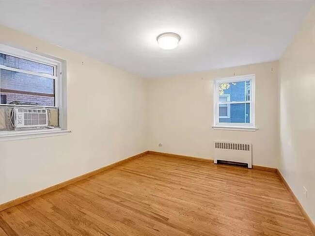 Photo - 2705 Kings Hwy - 2705 Kings Hwy Apartment