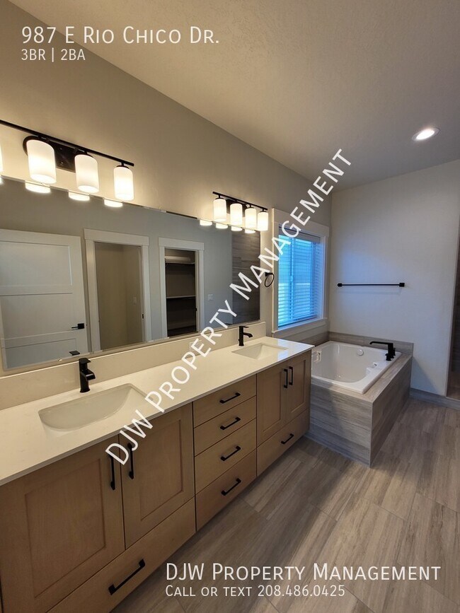 Building Photo - Gorgeous Home in Highly Desire Kuna!