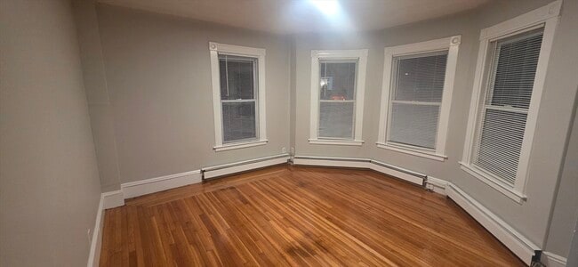 Building Photo - 35 Sagamore St