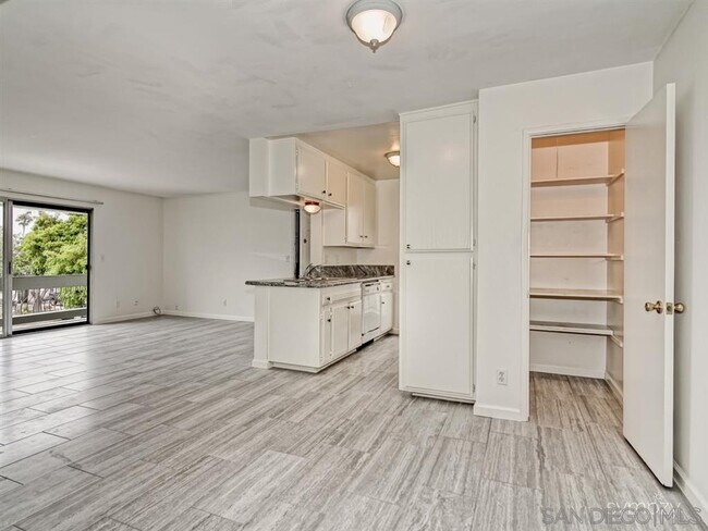Foto del edificio - 962 Loring St