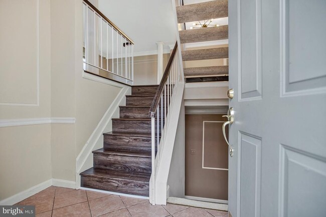 Building Photo - 14669 Cambridge Cir