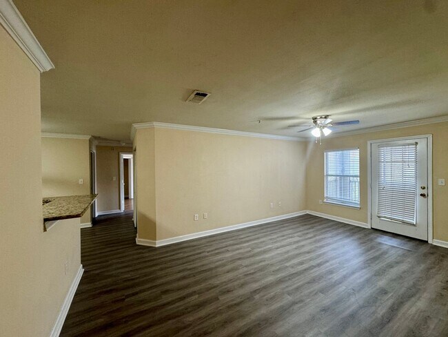 Foto del edificio - 18159 Sterling Gate Cir Building 9 Tampa, ...