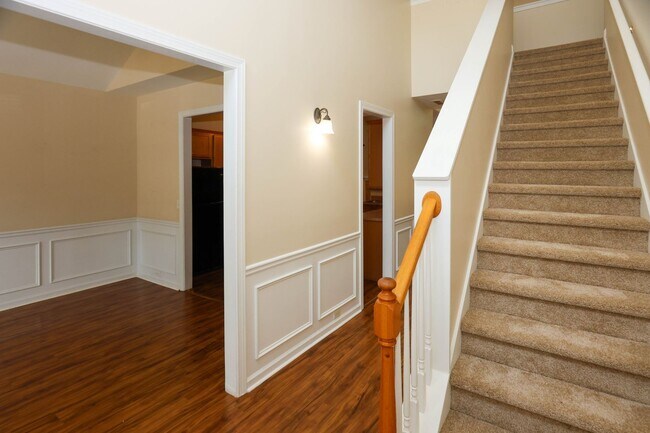 Building Photo - An Entertainer's Dream