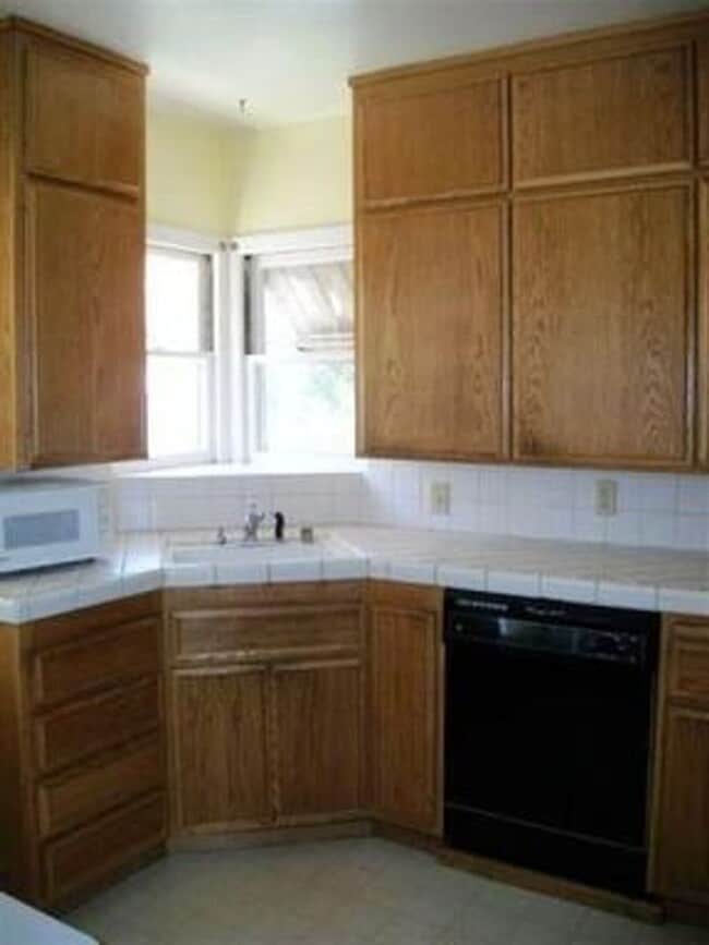 Building Photo - CUTE HOME IN EAST SACRAMENTO!!