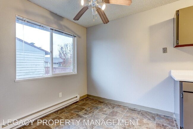 Building Photo - 2675 SE 162nd Ave