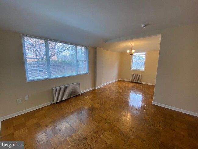 Building Photo - 1304 N Meade St