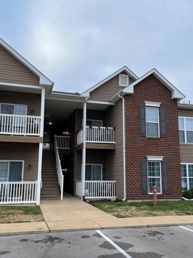 615 Top Notch Ln Unit 107, Eureka, MO 63025 Condo for Rent in Eureka