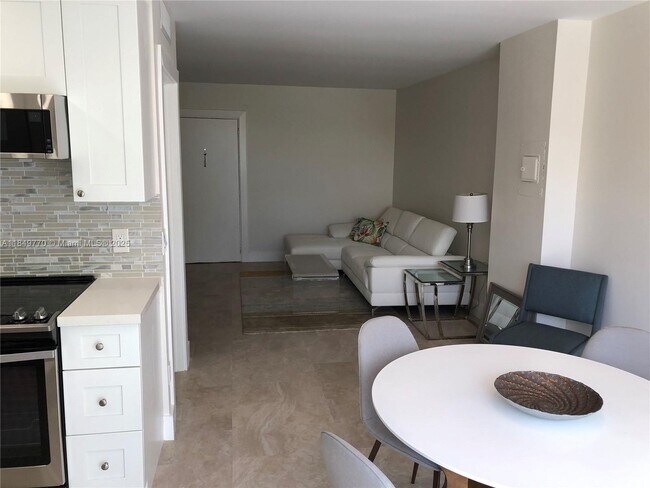 Foto del edificio - 7801 NE 4th Ct