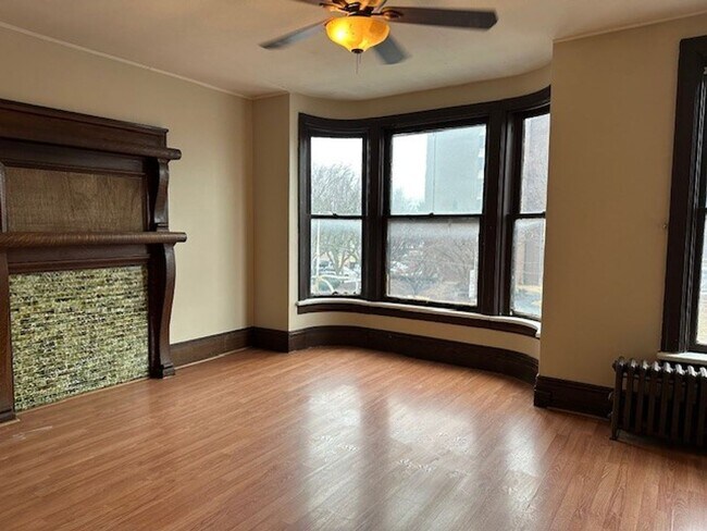 Foto del edificio - Introducing our cozy 2 bedroom, 2 bathroom...