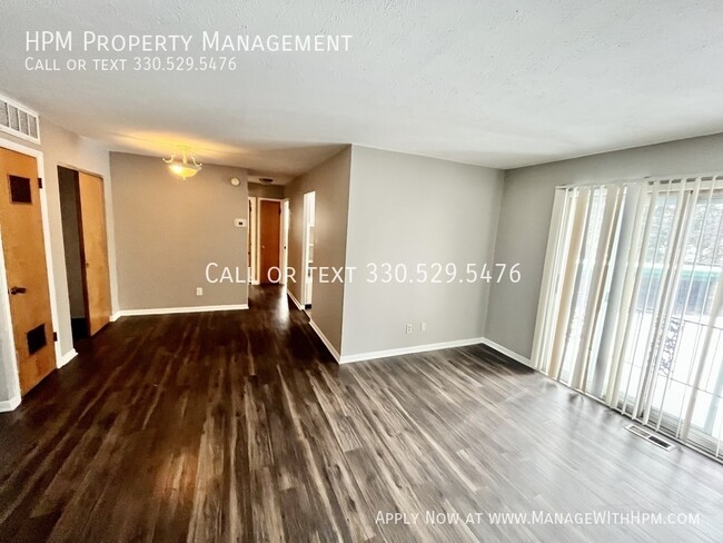 Building Photo - Coming Soon - Remodeled two-bedroom apartm...